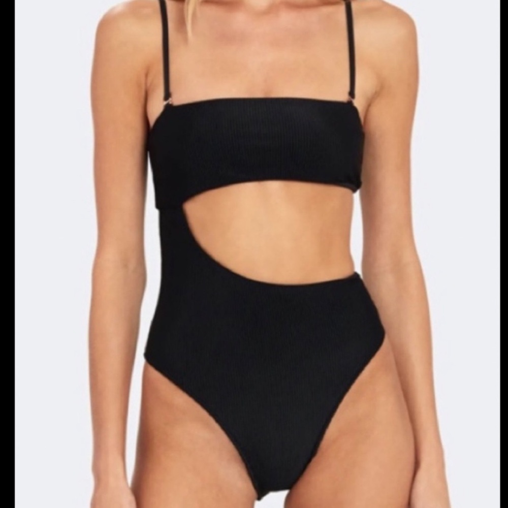 Frankie’s Bikinis Black Ribbed High Cut One Piece Swimsuit Size Small